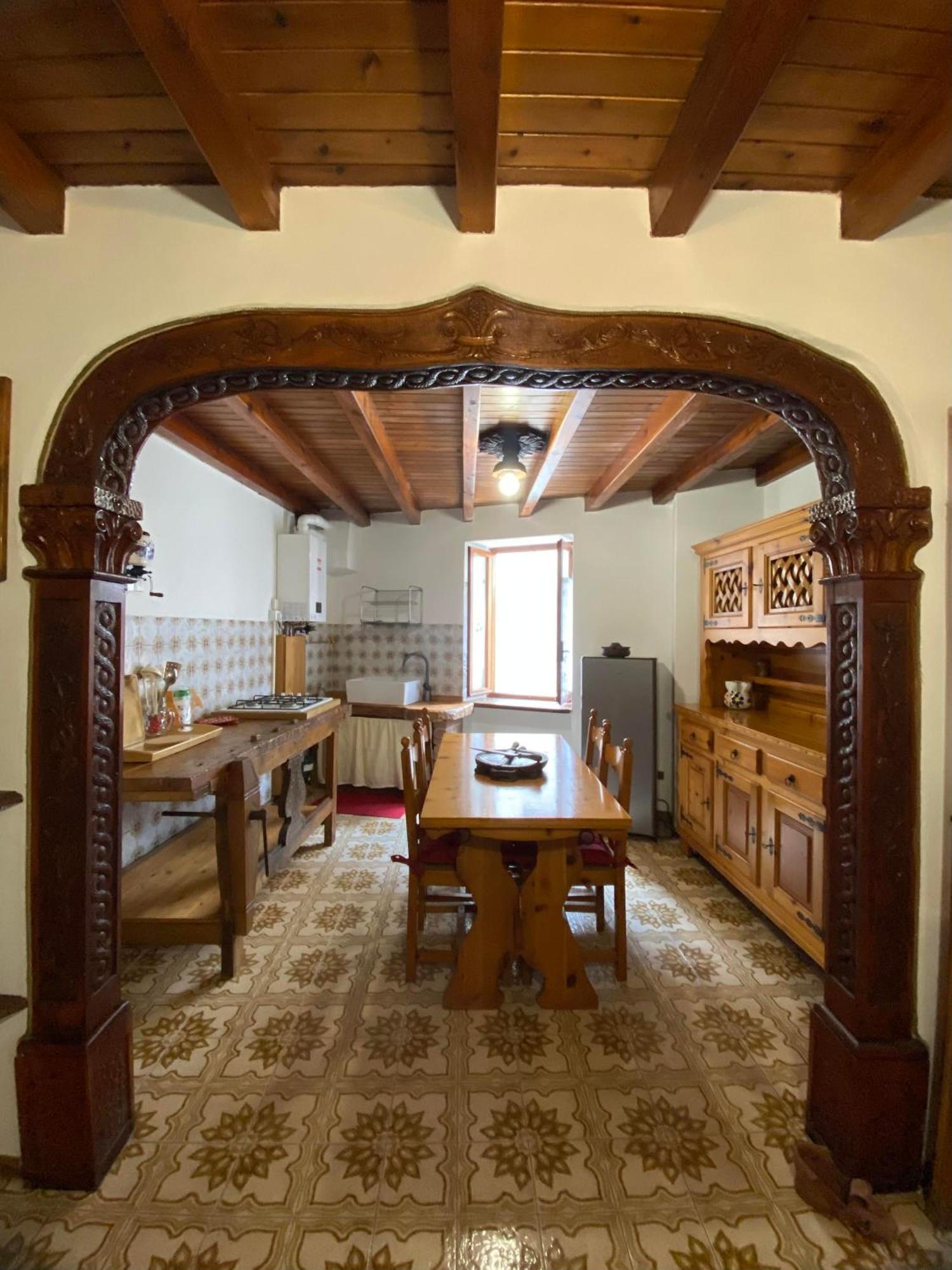 Vila Casa Nel Centro Storico Di Borno Exteriér fotografie