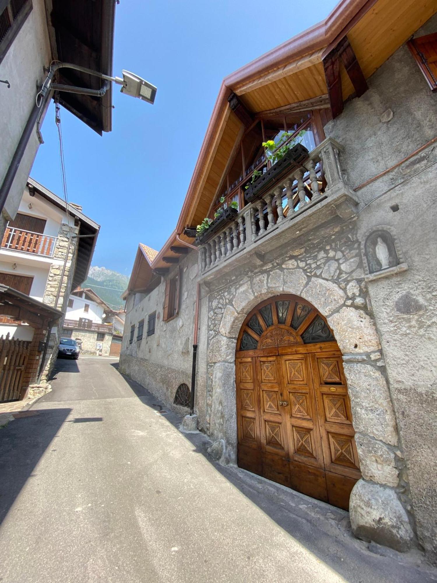 Vila Casa Nel Centro Storico Di Borno Exteriér fotografie