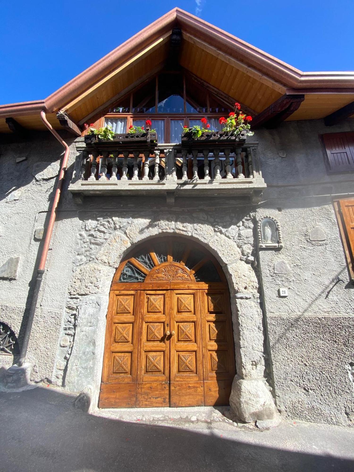 Vila Casa Nel Centro Storico Di Borno Exteriér fotografie